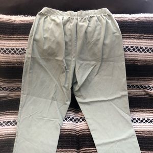 Women’s capris pants size L